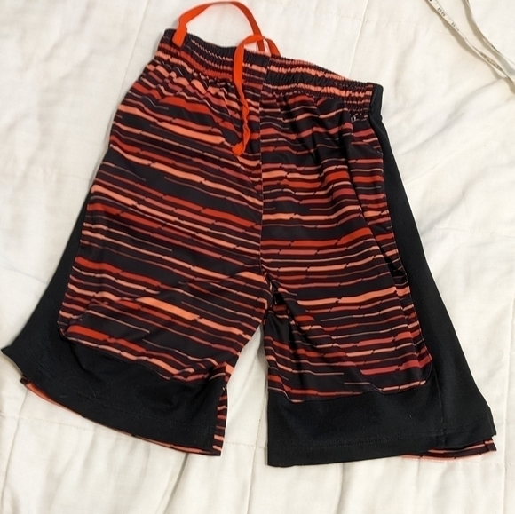 Nike Dri-Fit striped athletic shorts with an elastic waist size Large - Picture 5 of 8